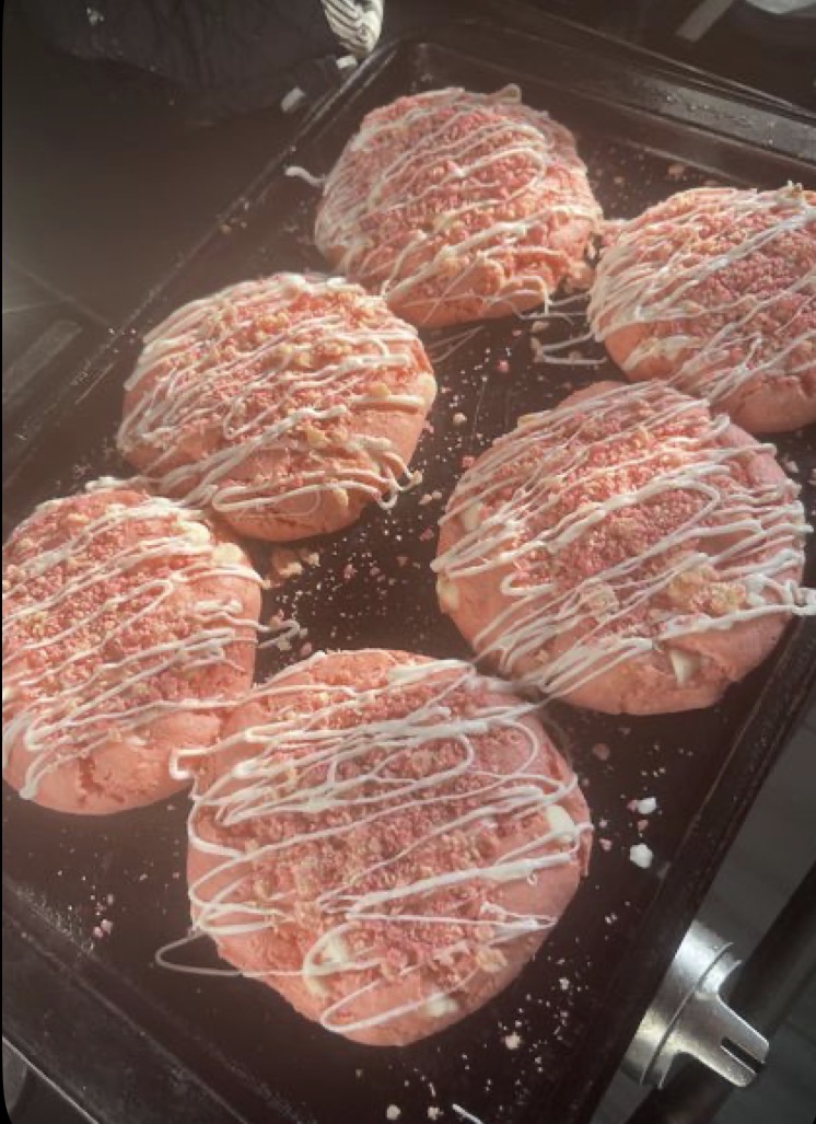 Strawberry crunch cookies with white chocolate drizzle